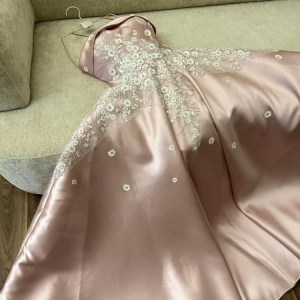 فستان نسائي سهره لون وردي مطرز بورد