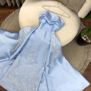 فستان نسائي سهره لون وردي مطرز و صدريه مكسوفه ذيل