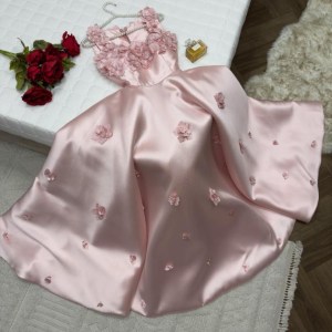 فستان نسائي سهره لون وردي صدريه ورود