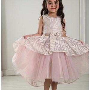 فستان بنأتي لون لحمي ذيل